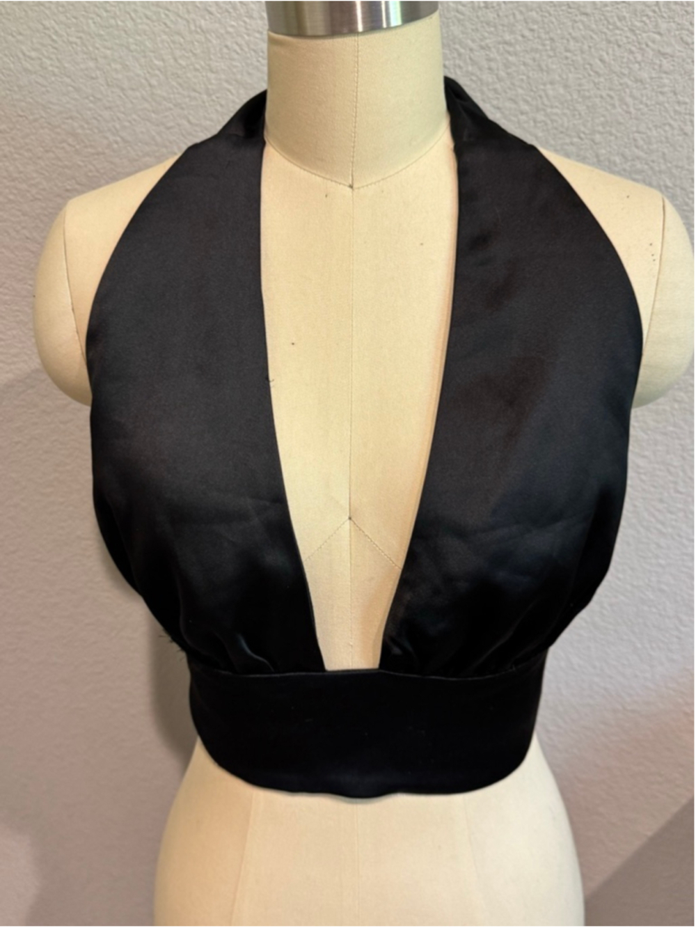 Women's Unbranded Black Satin Halter Crop Top S stretch back
